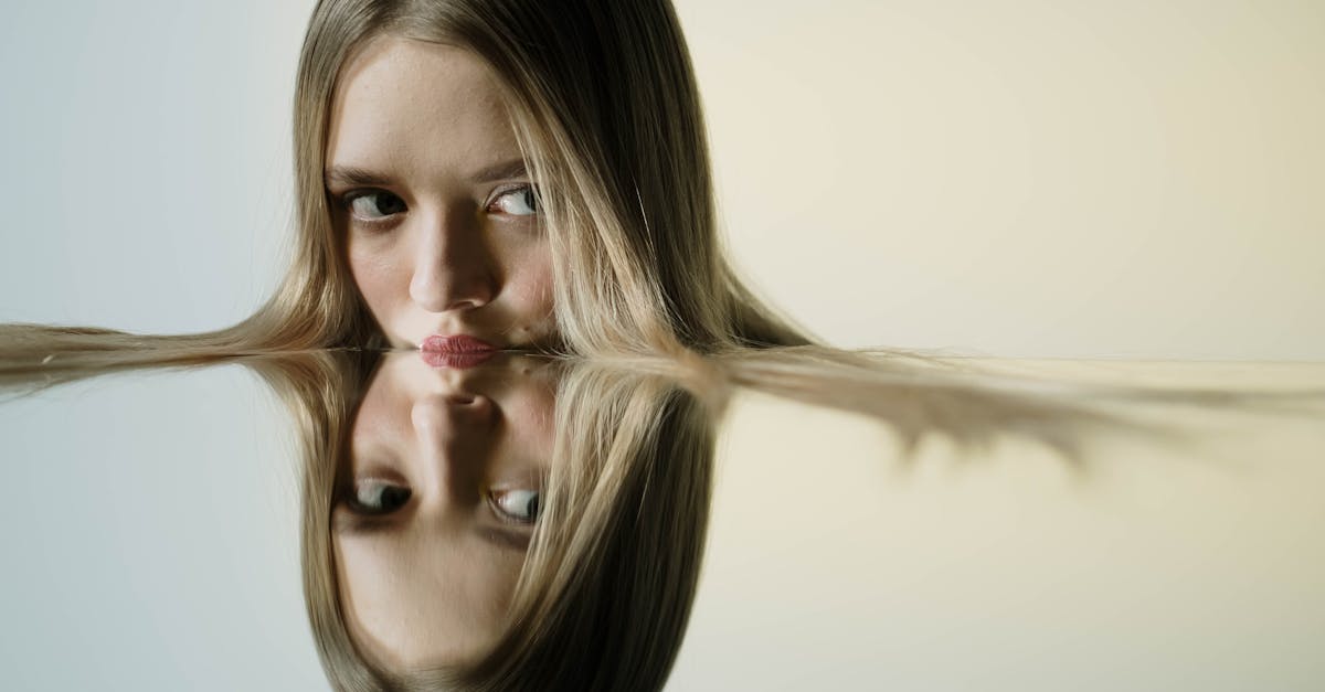 Round-up of innovative mirrored wardrobe designs